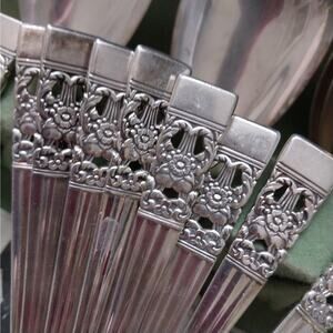 "CORONATION!" ANTIQUE SILVERPLATE FLATWARE COMM. SILVER! VINTAGE SVC-8, 63 PCS